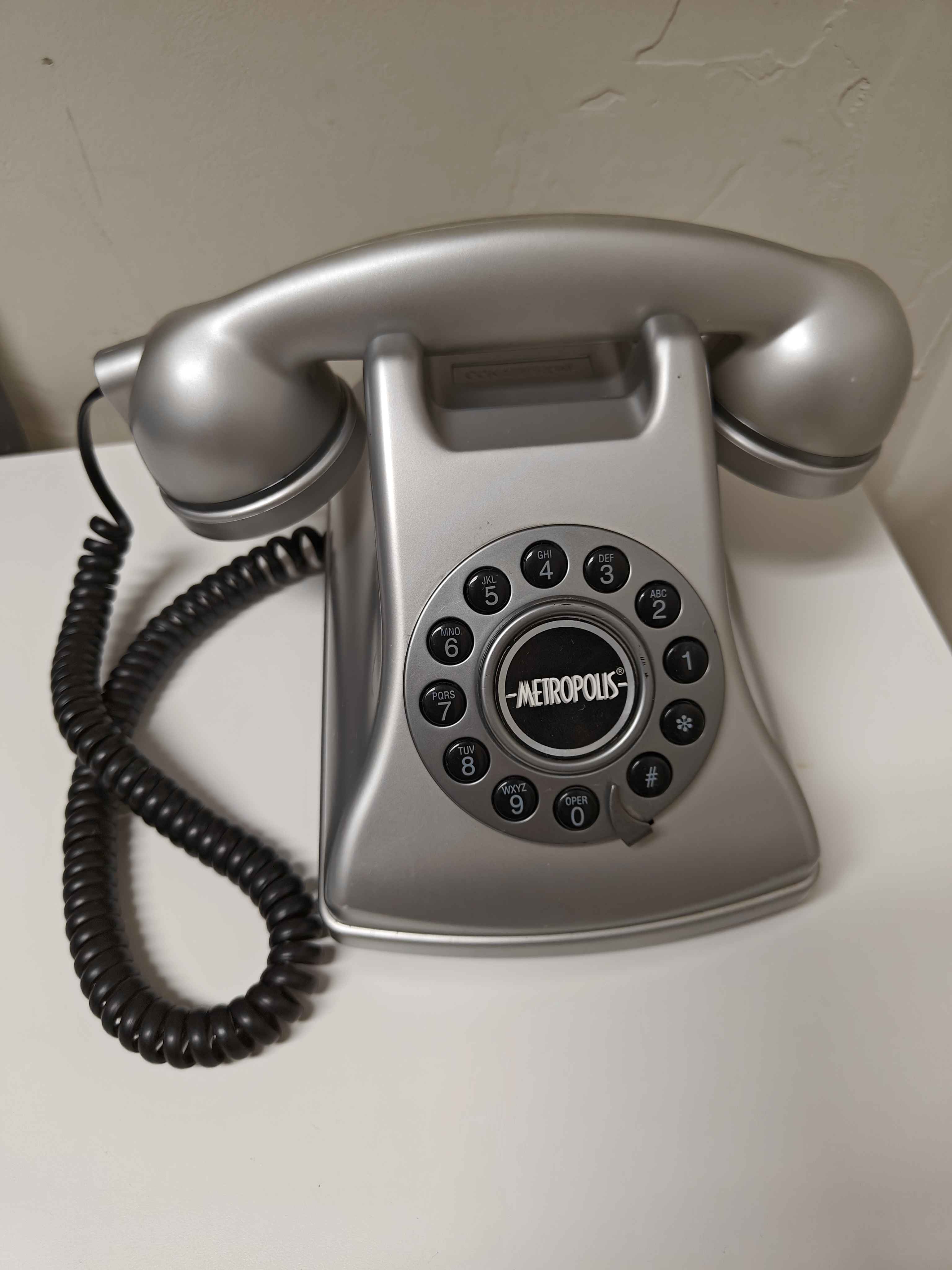 Retro Silver Conair Metropolis